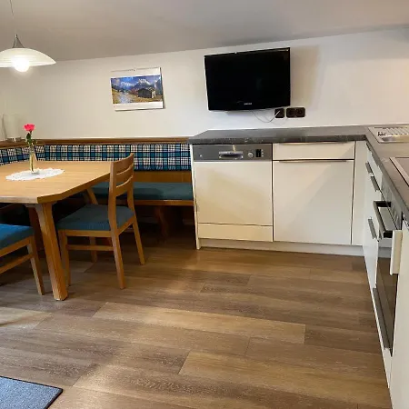 Hinteranger Apartman *